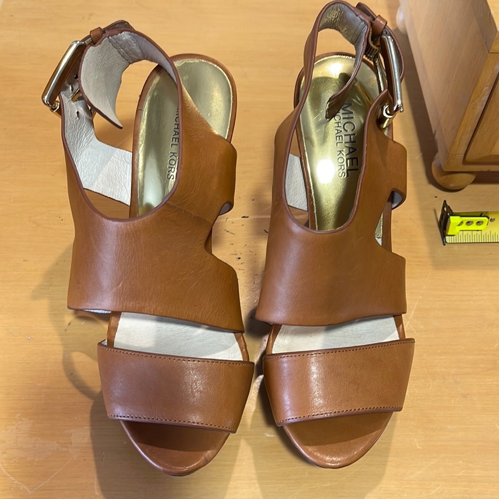 Michael Kors Carmel color leather shoes